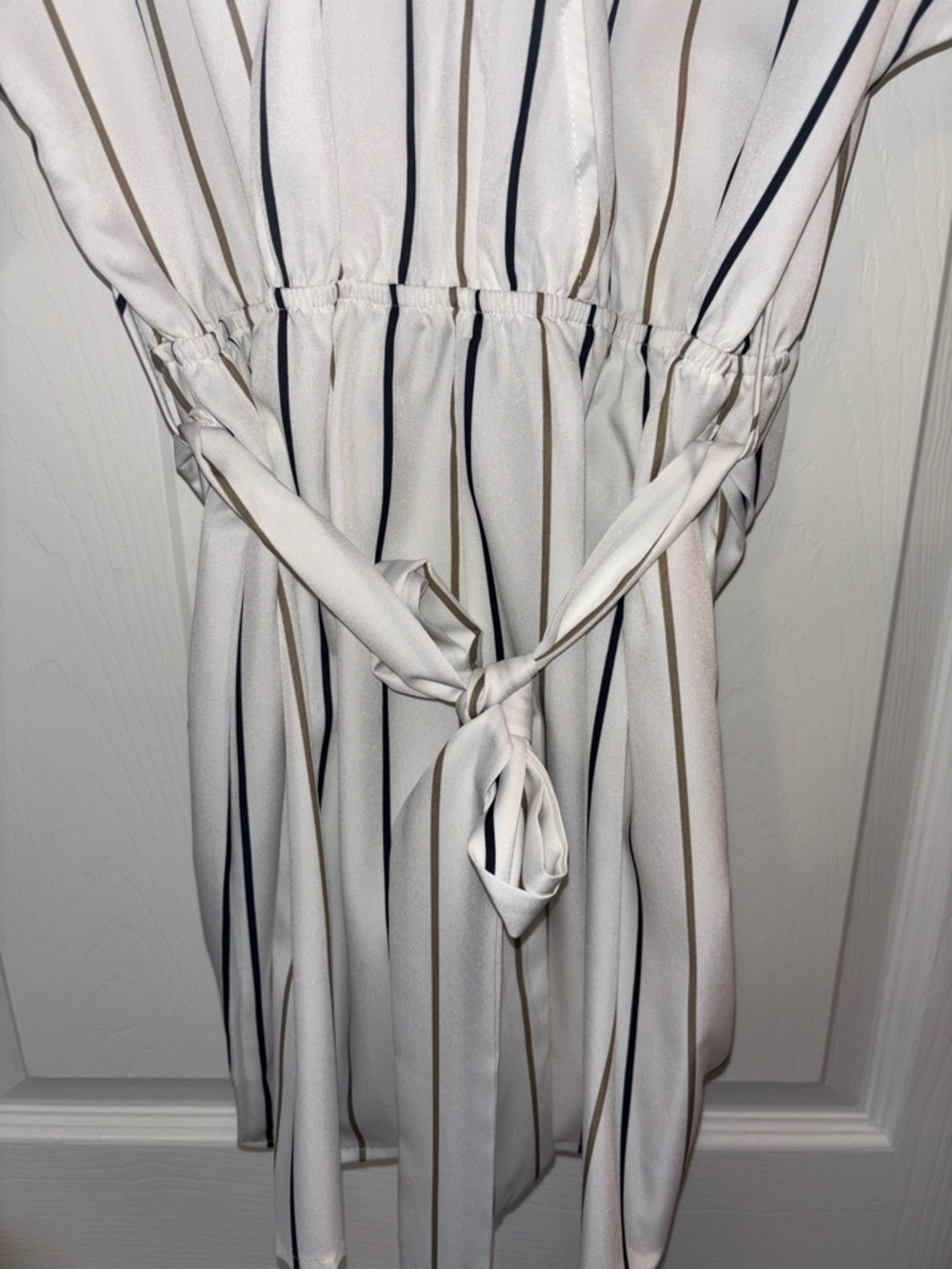 Cupshe Striped V-Neck Tie-Waist Romper - Picture 2 of 7